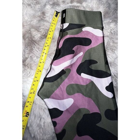 COR by Ultracor Camo Collegiate Legging Blush Patent Nero XSmall EUC,$185 - Picture 10 of 14